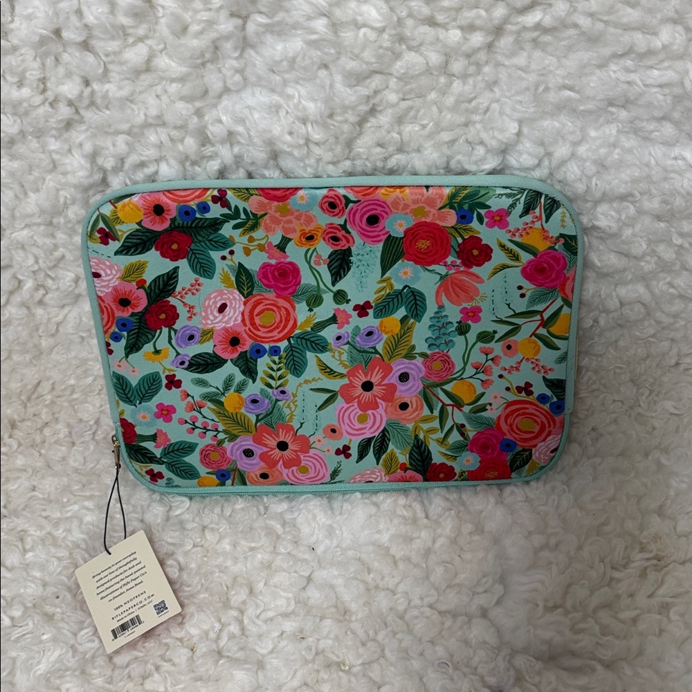 14” LAPTOP SLEEVE. RIFLE PAPER CO. Good for your laptop - Picture 3 of 7